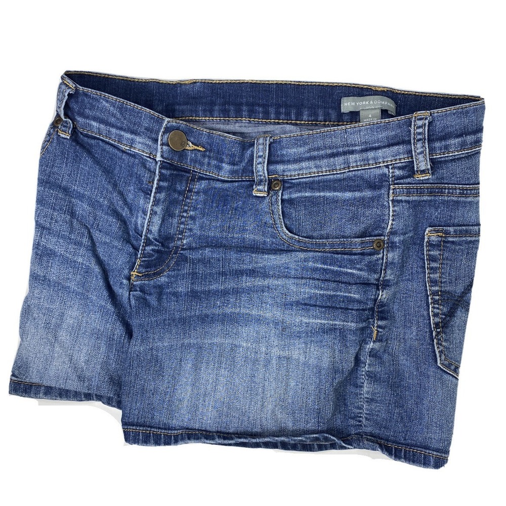 New‎ York & Company Denim Shorts Womens 4 Medium Wash Flat Front Stretch Cotton